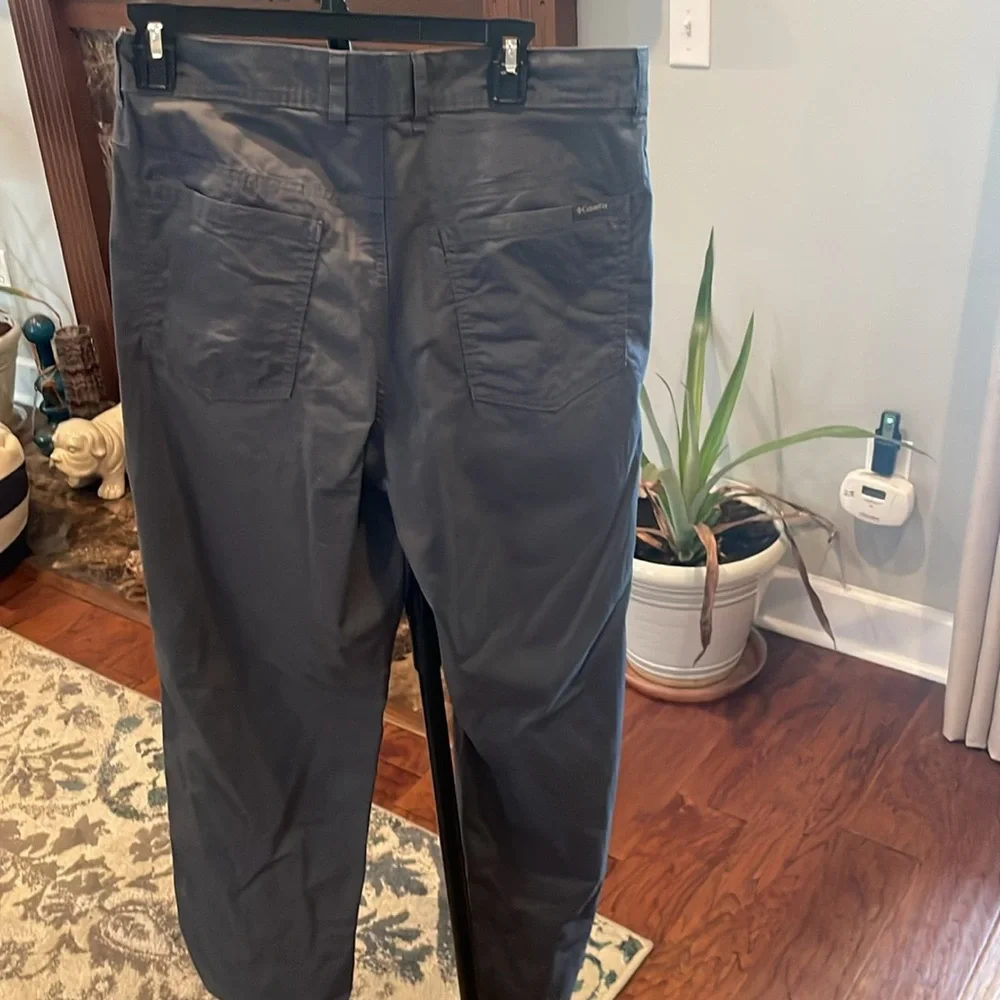 Columbia pants dark gray 34x32 regular fit new without tags. Washed. Not worn